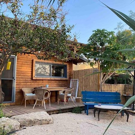 Bit Cabin Near The Airport Kfar Daniel Extérieur photo